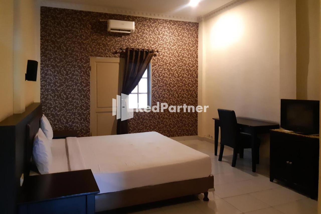 Hotel Carolina Transit Medan Exterior foto