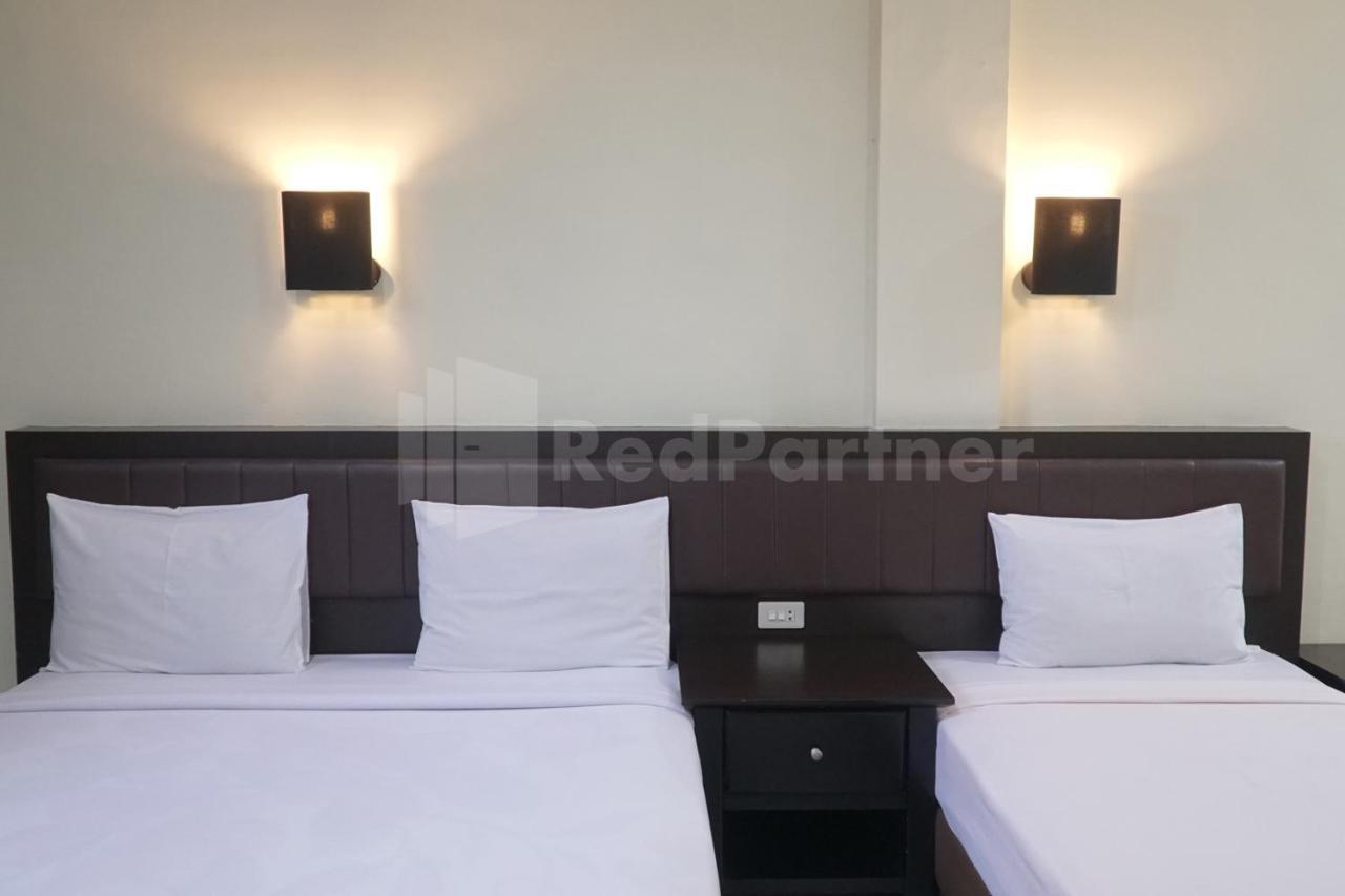 Hotel Carolina Transit Medan Exterior foto