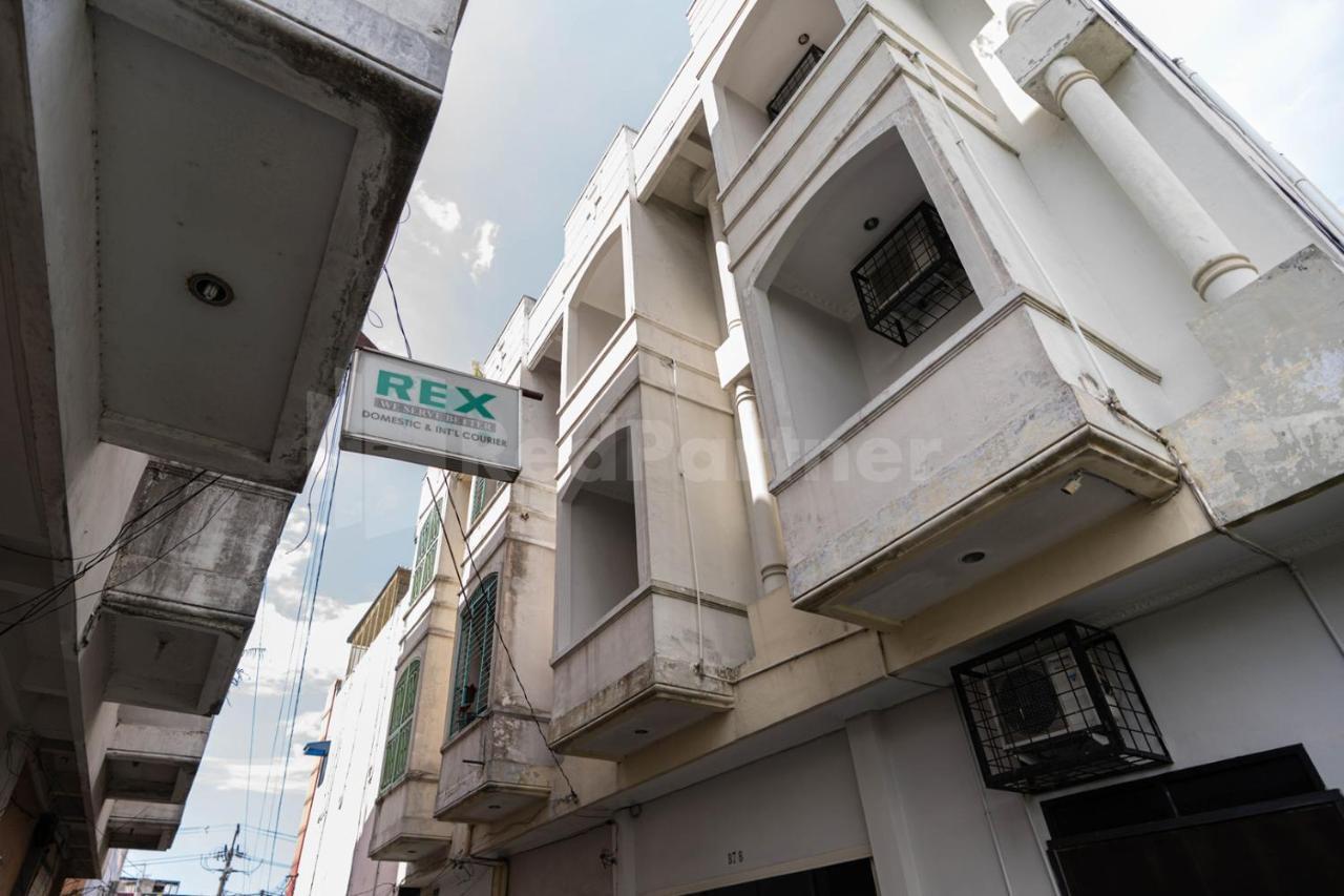 Hotel Carolina Transit Medan Exterior foto
